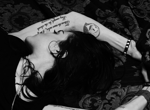  of Frances Bean Cobain in which she is clearly sporting a lovely tattoo 